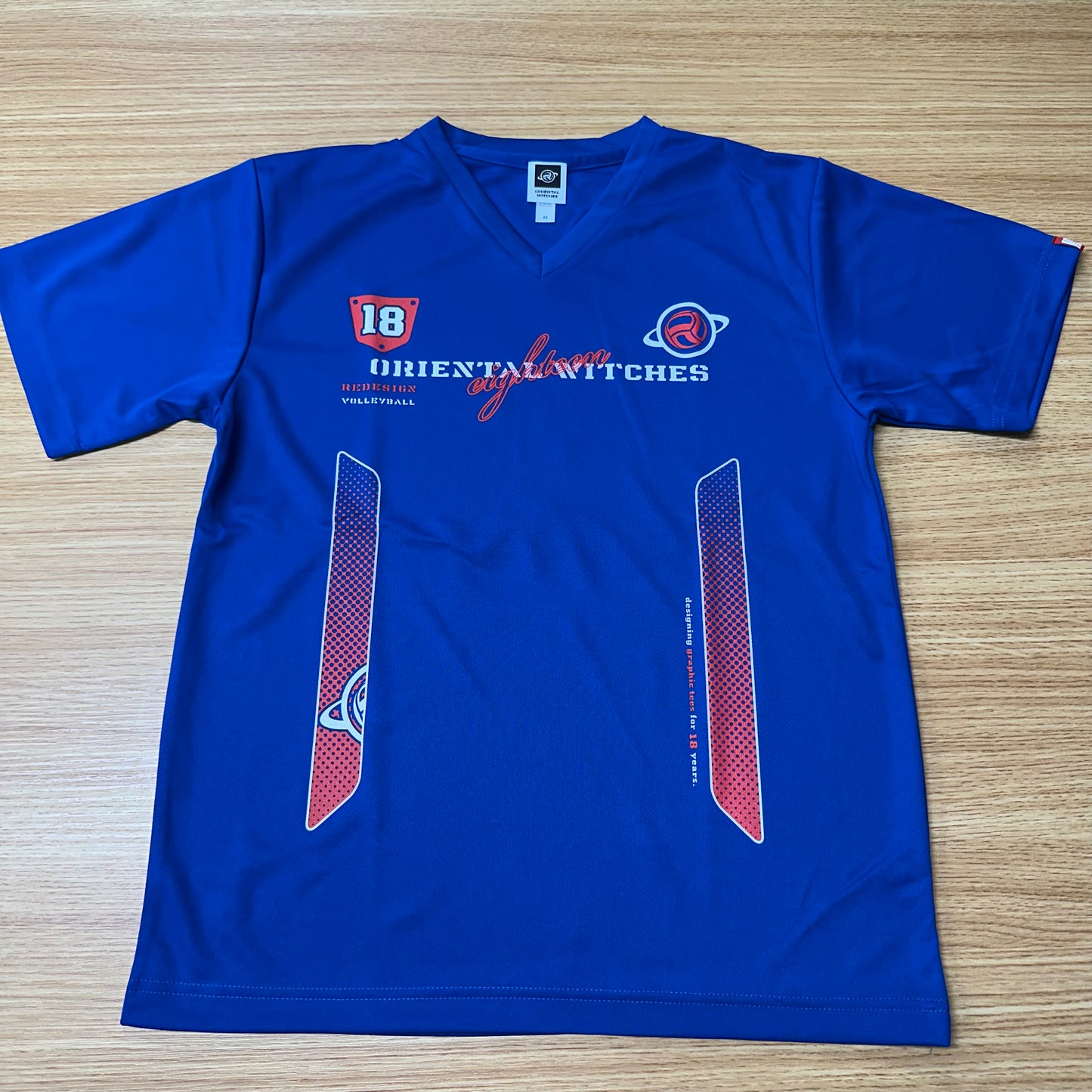 EIGHTEEN VNECK ロイヤルブルー（レッド×ホワイト）