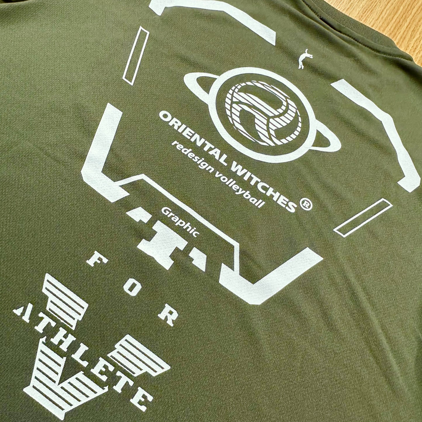 ロングスリーブTシャツ2025 アーミーグリーン（レッド×ホワイト）