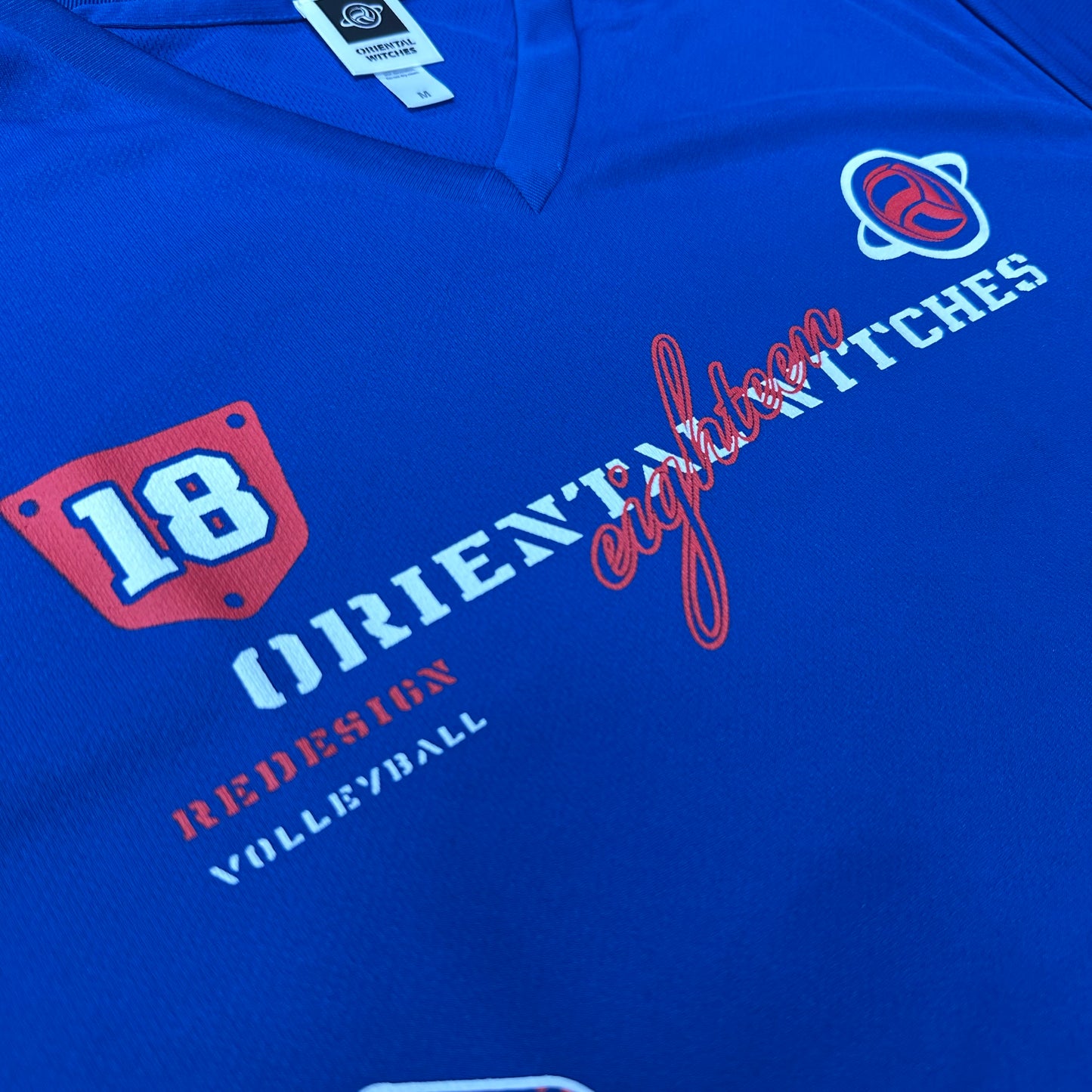 EIGHTEEN VNECK ロイヤルブルー（レッド×ホワイト）