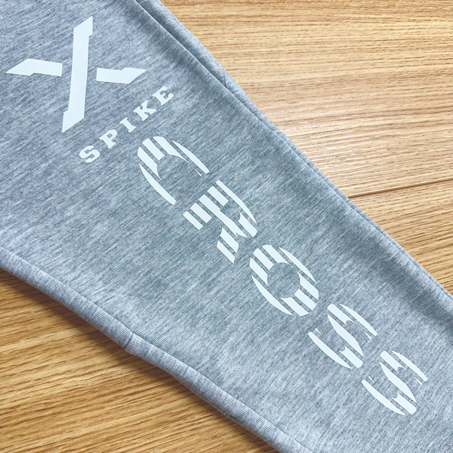 ドライフィットスウェットロングパンツ　グレー（サンフラワー×ホワイト）